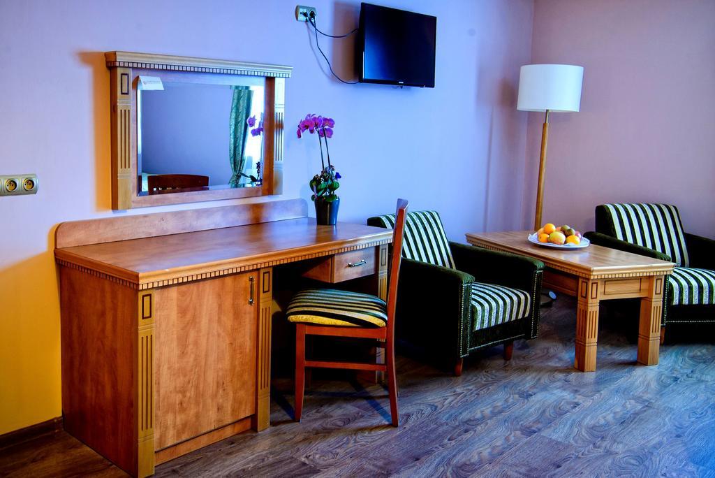 Hotel Pietrak Wągrowiec Esterno foto