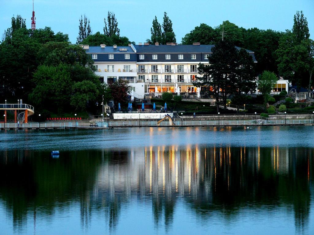 Hotel Pietrak Wągrowiec Esterno foto