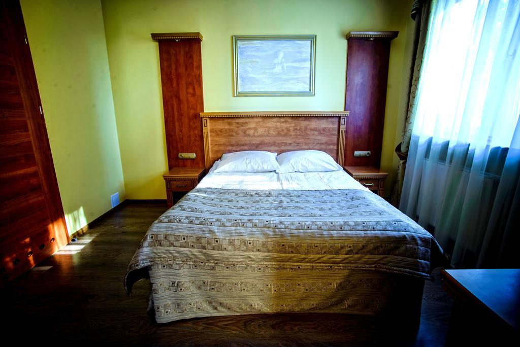 Hotel Pietrak Wągrowiec Esterno foto