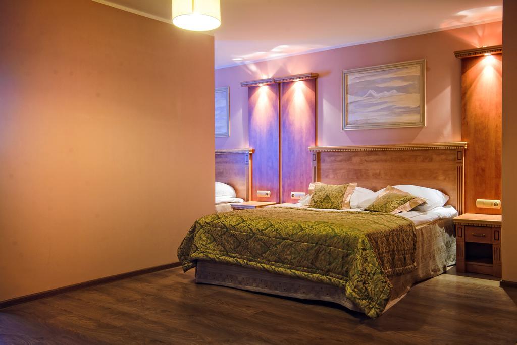 Hotel Pietrak Wągrowiec Esterno foto